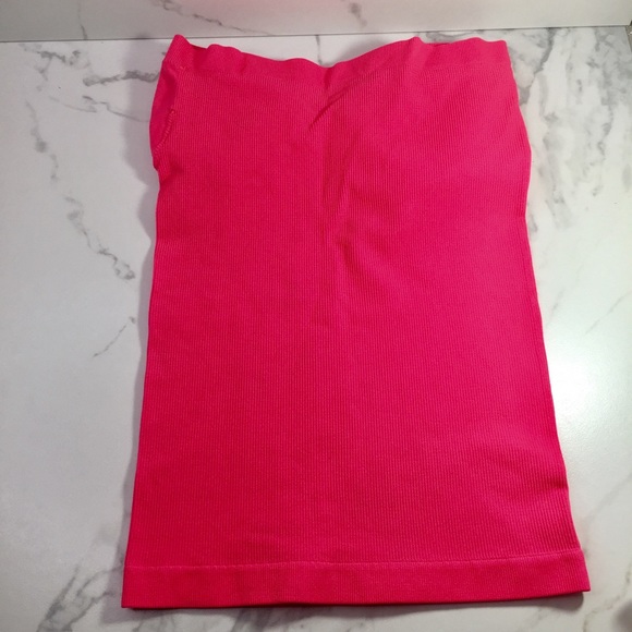 Pink Top | Strapless | Elastic - Picture 3 of 4